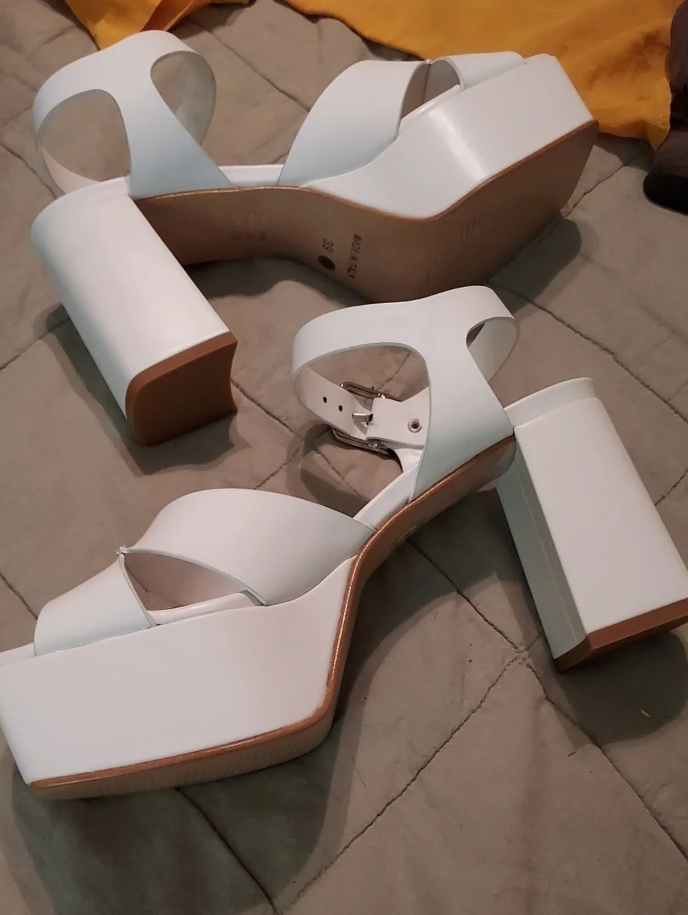 Emanuele Crasto White Platform Sandals Sz 8 Never Worn